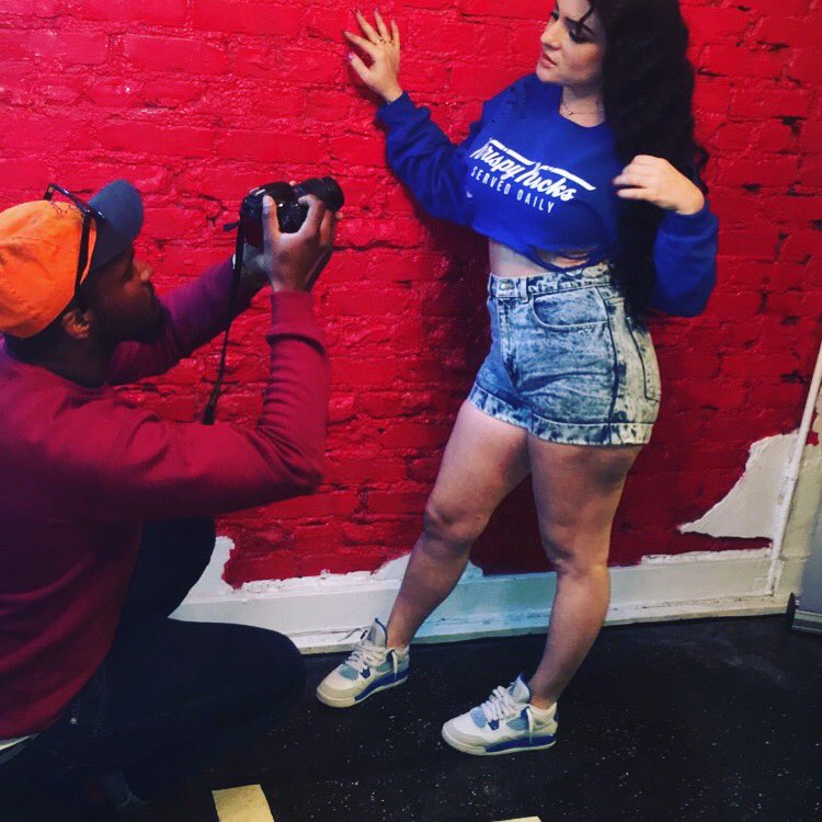nativebeauty_so's tweet photo. #bts #photoshoot For #heetatl #krispykicks #retrojays #retros #workingmodel #booked https://t.co/xmbhAgEzik