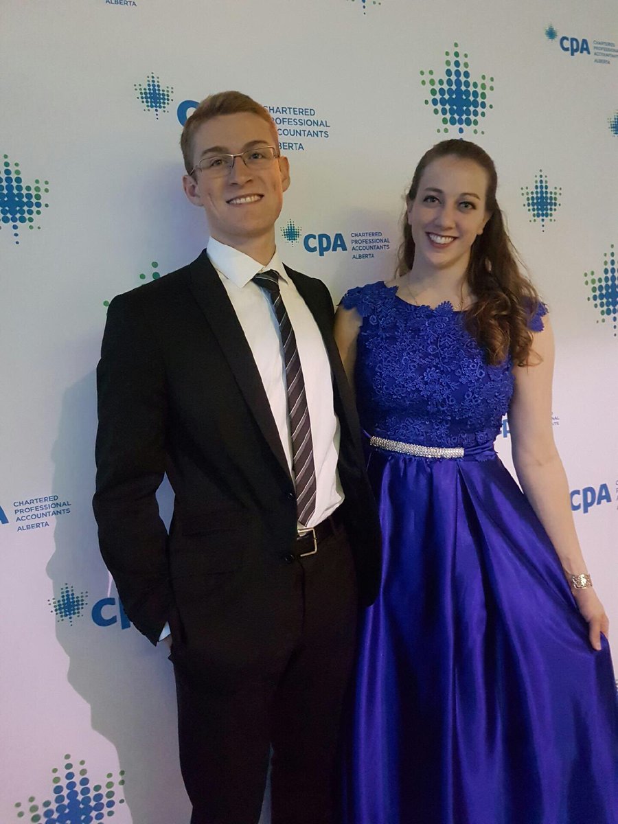 KellySlipped's tweet photo. Can't believe I'm all growned up #CPAGrad https://t.co/uc8cc4yosJ