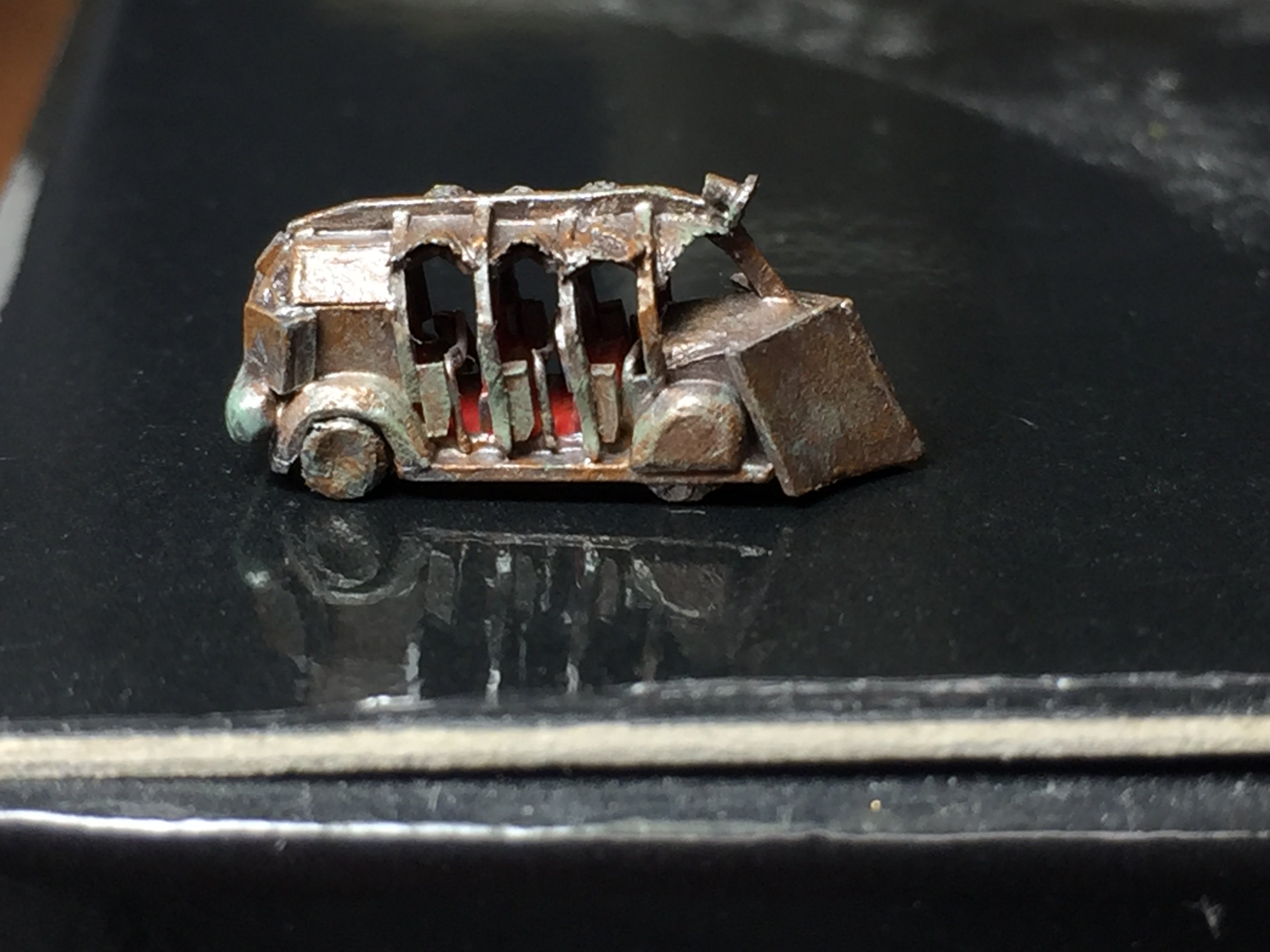 センター・オブ・ジ・アース 地底走行車 1/77 地底走行車について | ディズニーバックストーリー