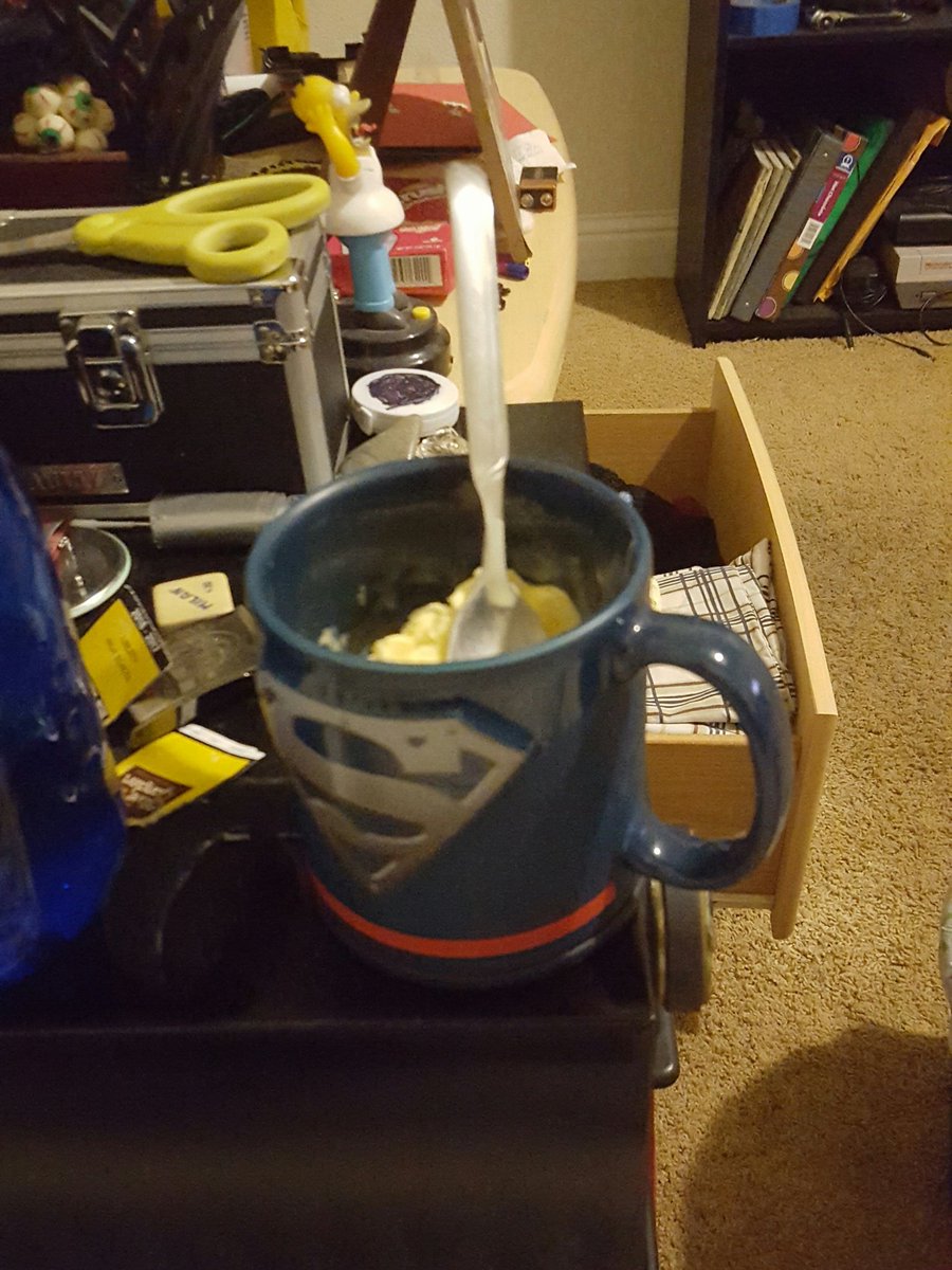 fentherofflames's tweet photo. French vanilla ice cream. ^\\\^ best served with pain relief. #wisdomteethchronicles https://t.co/uX1zJVrCsp