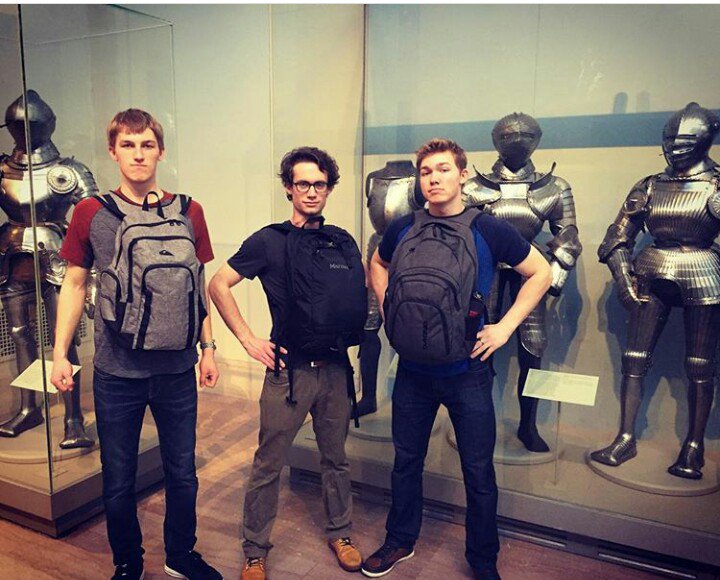 jonnoroger's tweet photo. We thought our armor was better #metropolitanmuseum #wefollowtherules #praxisandconniehitnewyork https://t.co/RZJFuNiXd6