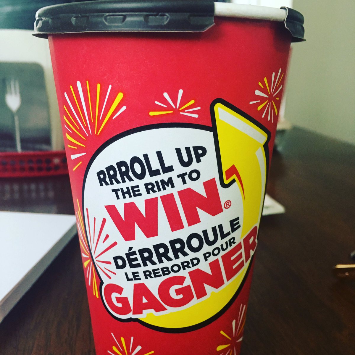 WeAreAiro's tweet photo. When in #Canada 🇨🇦 @TimHortons #RollUpTheRim https://t.co/OSDezZdSxY
