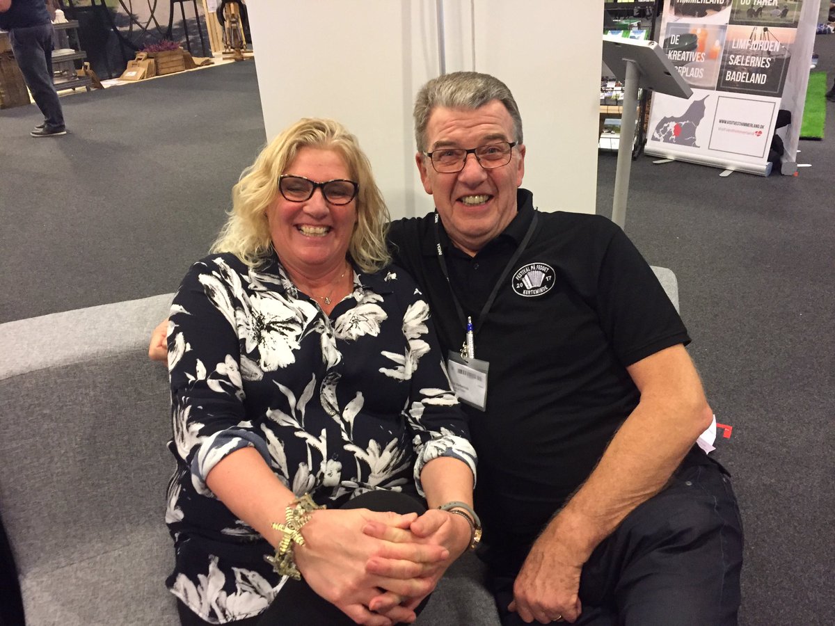 VisitKerteminde's tweet photo. Messer er gode til netværk! #kertemindeCamping snakker muligheder med #FestivalpåFeddet #netværk #dkturisme #kerteminde #NYHEDER https://t.co/hUsHyt9pjh