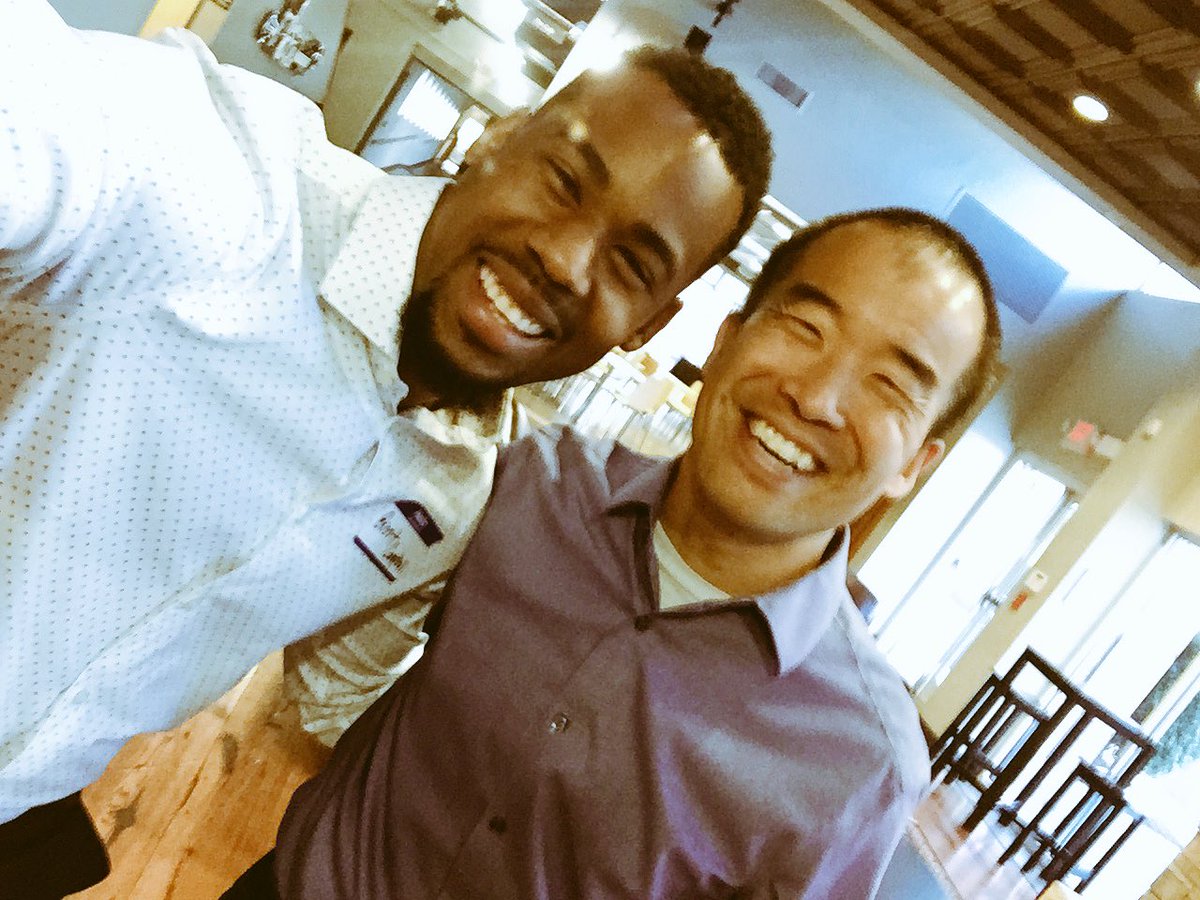 TomLinNow's tweet photo. Weekend highlight: Hanging out with @INTERVARSITYusa staff in Charlotte! (And the 75-degree weather was just bonus.) https://t.co/TLseaz3Ubf