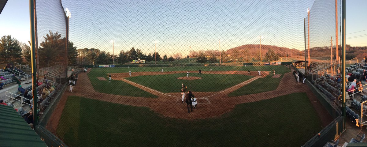 TSNSports's tweet photo. CSCC @CHARGERS1451 up on #FrontierCommunityCollege 8-0 in T6 at Dave Hall Field. Same 2 team here again Sunday 1PM. @CStateSports https://t.co/0lbmNqT0hT