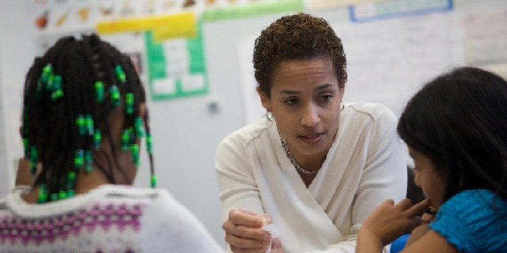 edutopia's tweet photo. Student-centered learning starts with the teacher: https://t.co/j5XnhmcCqo. https://t.co/1zQIEcfZAM