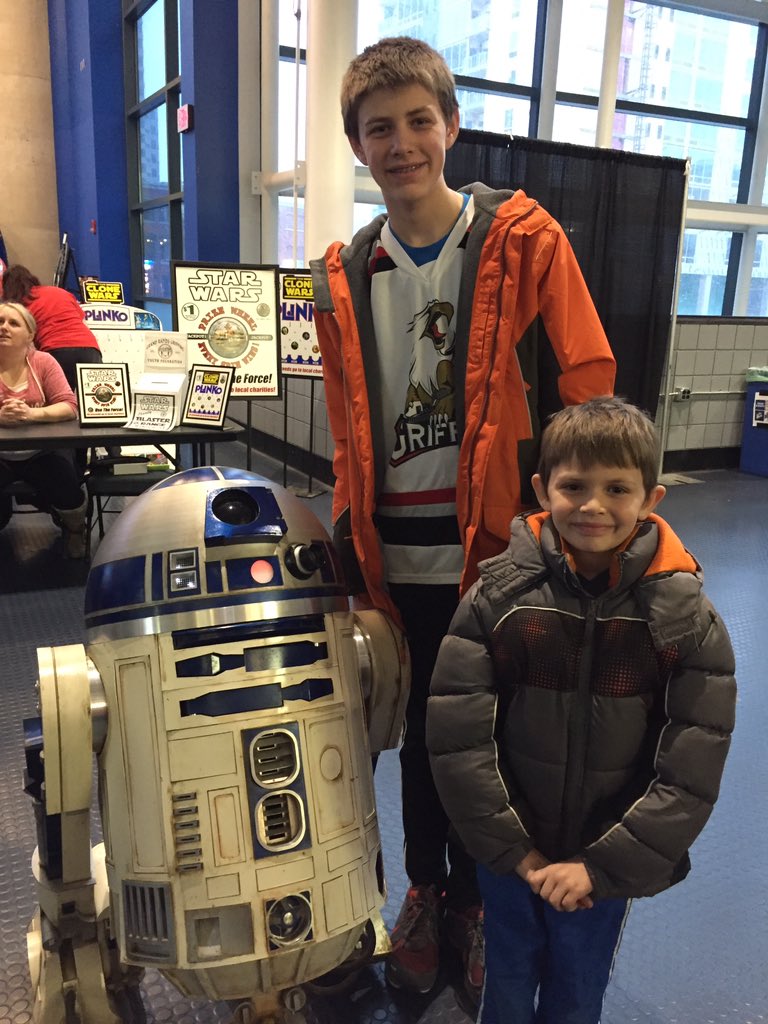Star Wars night at the Griffins game #GoGRG #R2D2