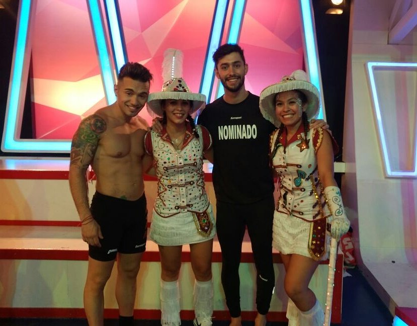 SoFiCarriizo's tweet photo. #CombateDeCarnabal https://t.co/8LDV0hgIt0
