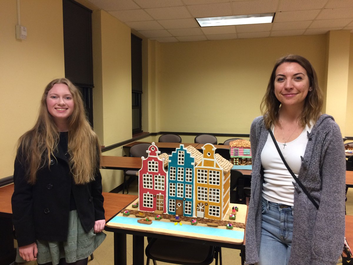SEU_German's tweet photo. SEU students admire, judge and promote (but do not eat) the work of our state's top German students. #lebkuchen #texasstategermancontest2017 https://t.co/5K9hWENwXh