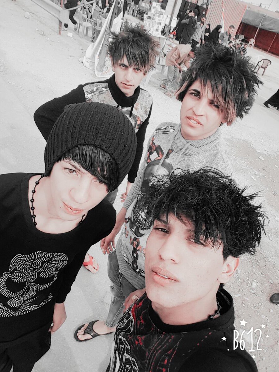 الشاتــل بـدربه الـنظر 
شاتلـني لــيش 
الكـاعـد.ابالــي.ولا.دايـرلي.بال..😔💔
#احبكم