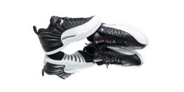 icezdrx04's tweet photo. Top 5 sneakers coming out including Adidas Yeezy Boost 350 V2 Zebra, Air Jordan 8, Alternate and more ...>> https://t.co/WJFB2aKZ9g https://t.co/sN6UXY3Bma