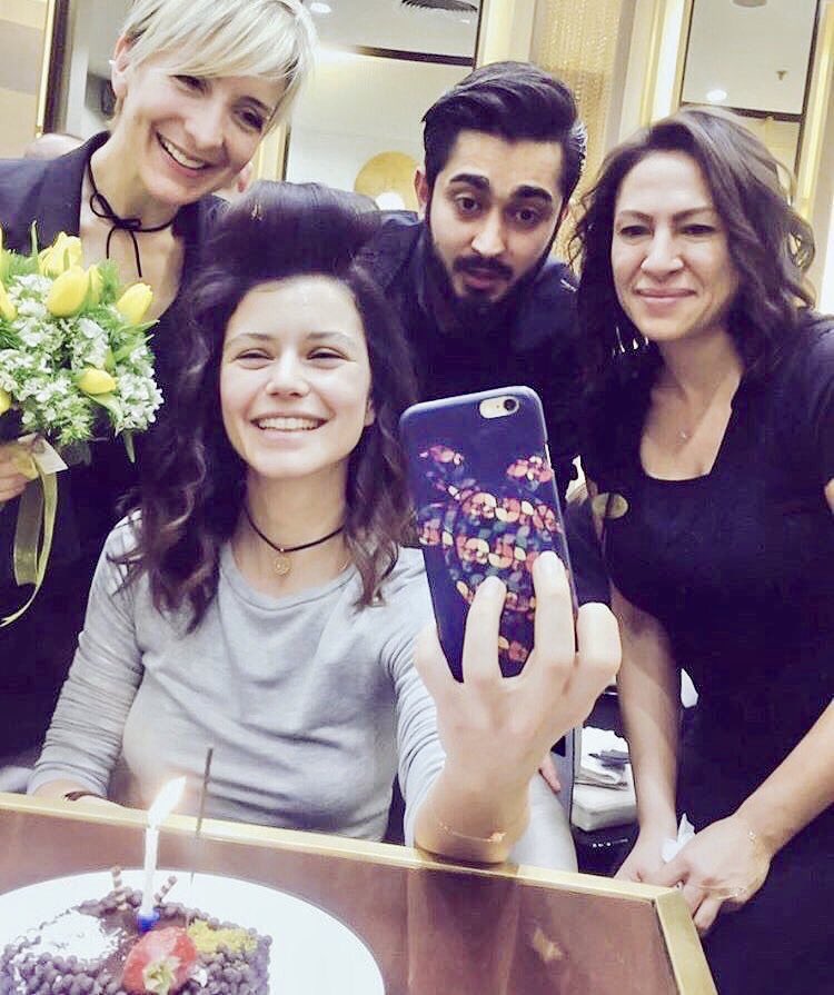 HAPPY BIRTHDAY BEREN SAAT Qué Dios te BENDIGA tu vida tus Proyectos  te deseo lo mejor 