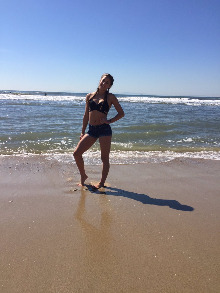 mackenziebarile's tweet photo. Long Beach, California🌴🤙🏼 https://t.co/gg45MeMAOG
