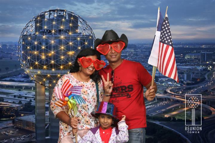 ratheesh1209's tweet photo. I'm having a ball 560 feet in the air https://t.co/W2dG6rApFG