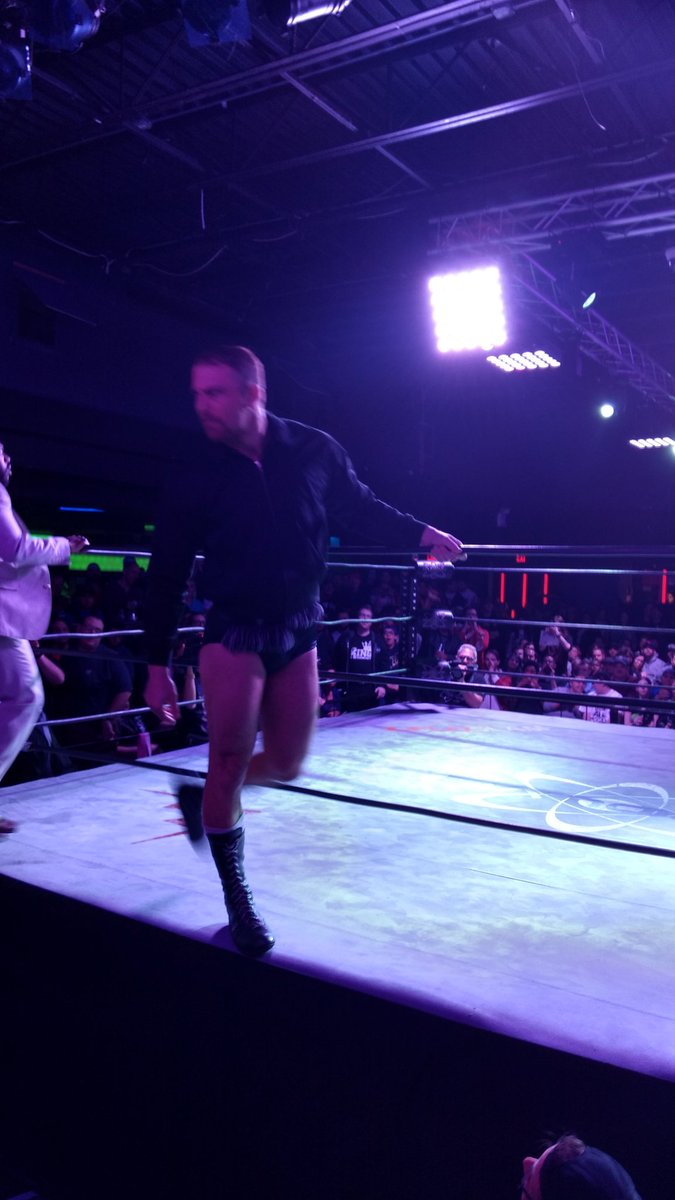 anilizer_34's tweet photo. Main Event time! Thatcher vs @zacksabrejr #Evolve79 #LetsGoZack https://t.co/5IhfuJCdp5