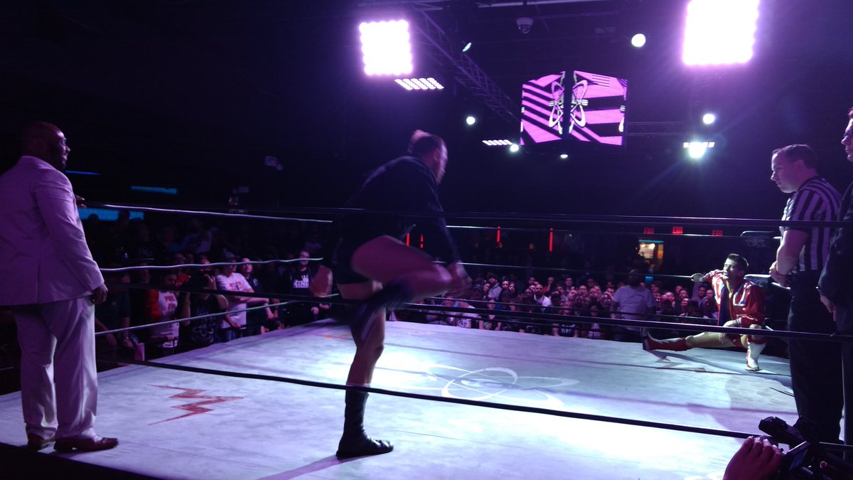 anilizer_34's tweet photo. Main Event time! Thatcher vs @zacksabrejr #Evolve79 #LetsGoZack https://t.co/5IhfuJCdp5