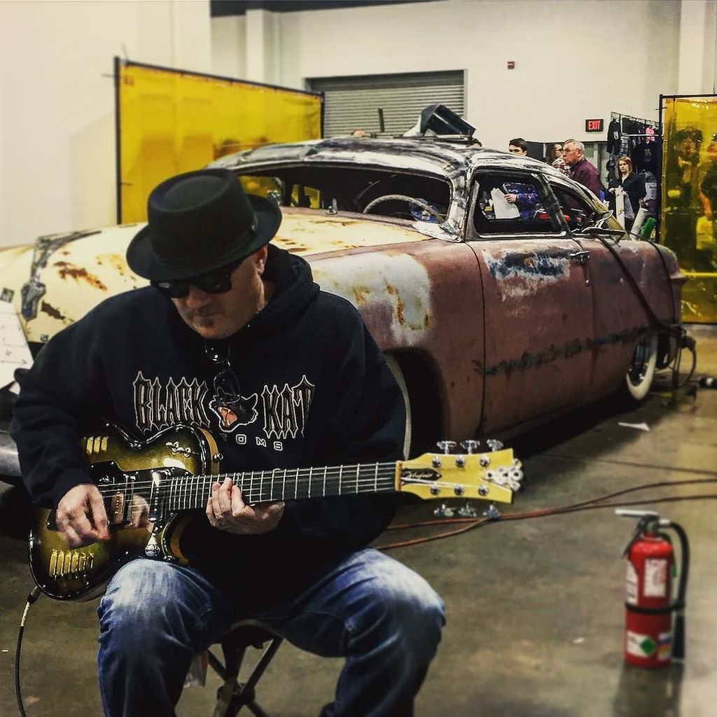 Raw shredding <a href="/v8customguitars/">V8 Custom Guitars</a> #genewinfield #detroit #randb #randbmusic ift.tt/2lm3fBm