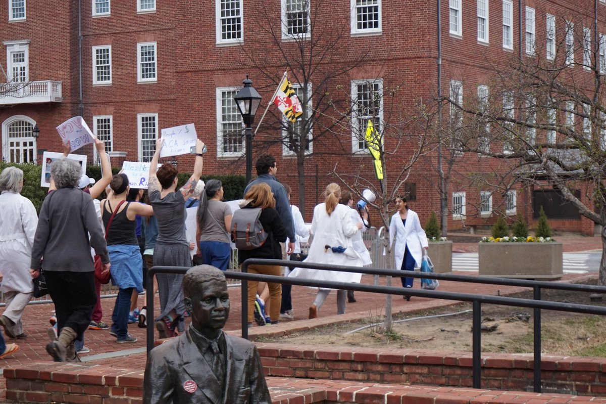 nataliespicyn's tweet photo. #HealthProfessionalsProtest in Maryland: "Fix it, Don't Nix it! Improve it, Don't Lose it!"
#KeepAmericaCovered
#DontMakeAmericaSickAgain https://t.co/Rn5jKeEPrV