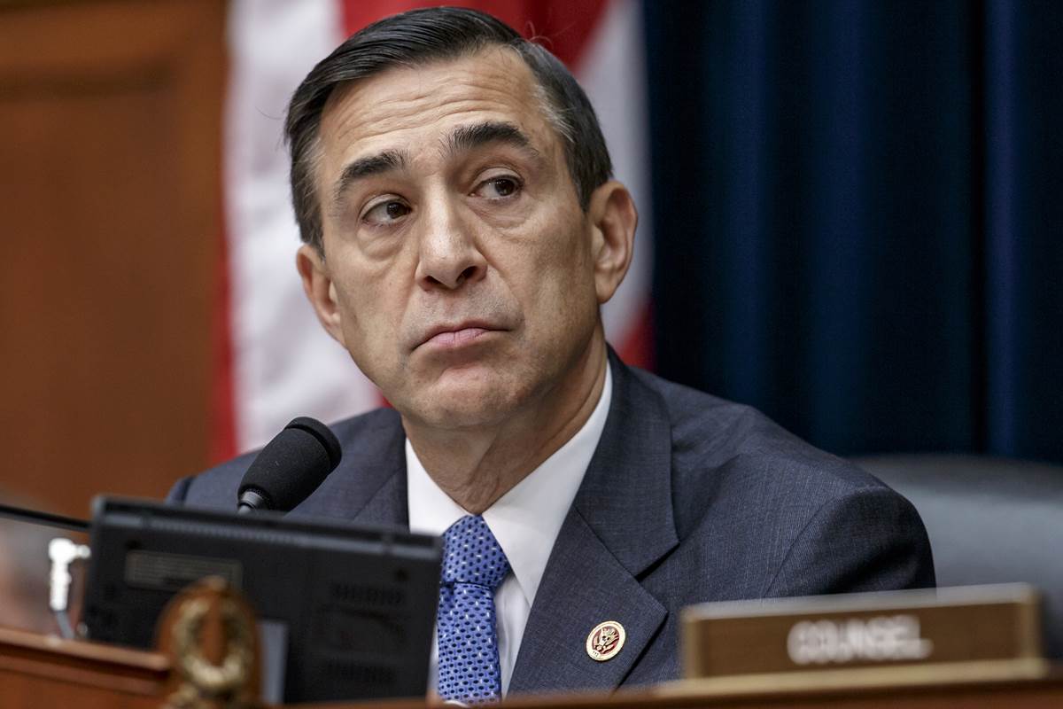 NBCNews's tweet image. GOP Rep. Darrell Issa calls for special prosecutor in Russia probe nbcnews.to/2kXUD80