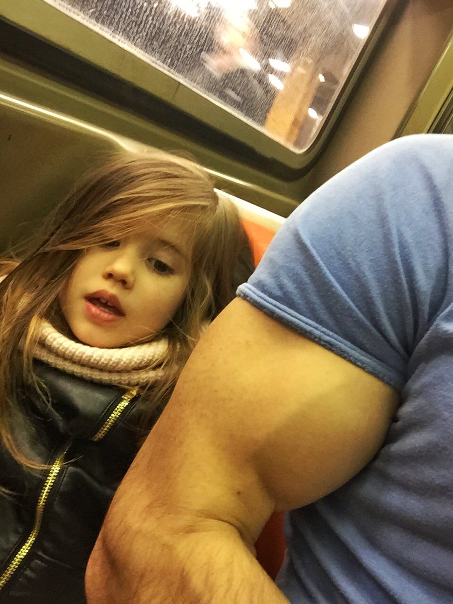 When your bicep is as big as your daughter's head 😂🌱💪 #vegan #govegan #plantbased #cute #beautiful #baby #love #fit #fitness #muscle