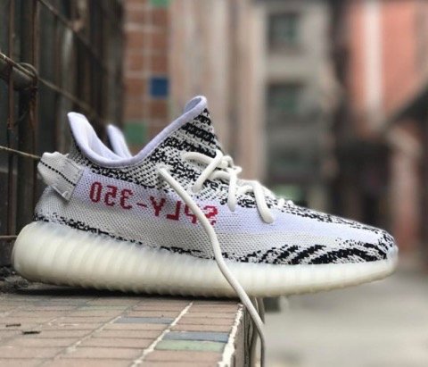 icezdrx04's tweet photo. Top 5 sneakers coming out including Adidas Yeezy Boost 350 V2 Zebra, Air Jordan 8, Alternate and more ...>> https://t.co/WJFB2aKZ9g https://t.co/UlHoF6Jan0