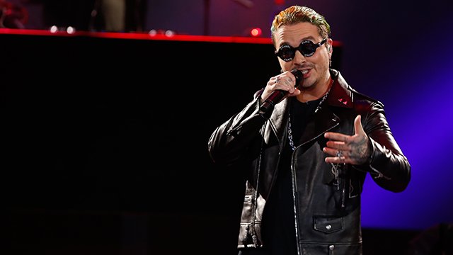 Cooperativa's tweet photo. ¿Por qué Maluma no está presente en el show de J Balvin en #vina2017 ? 
https://t.co/spazETCByw https://t.co/U40F3cORks
