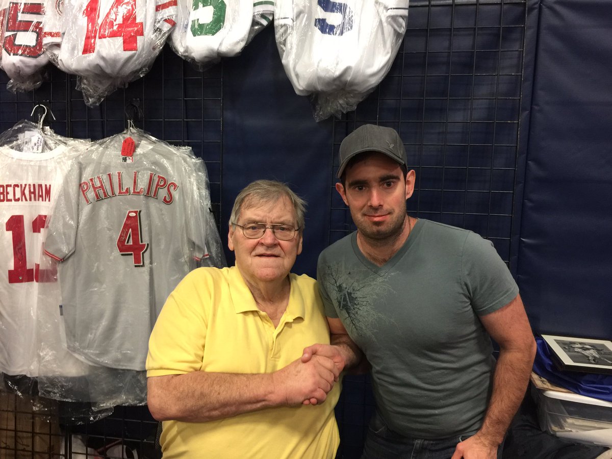 TheRealPres10's tweet photo. @nashcardshow great show today as always. Busiest I've seen & the autograph guests were a huge hit #NashCardShow #DennyMcLain #RaymondBerry https://t.co/xlTg4KMtwE
