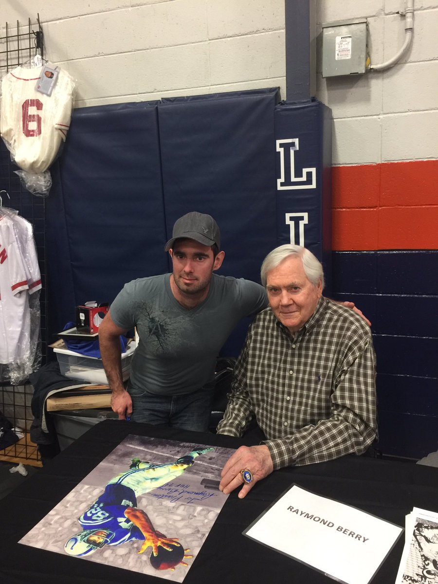 TheRealPres10's tweet photo. @nashcardshow great show today as always. Busiest I've seen & the autograph guests were a huge hit #NashCardShow #DennyMcLain #RaymondBerry https://t.co/xlTg4KMtwE