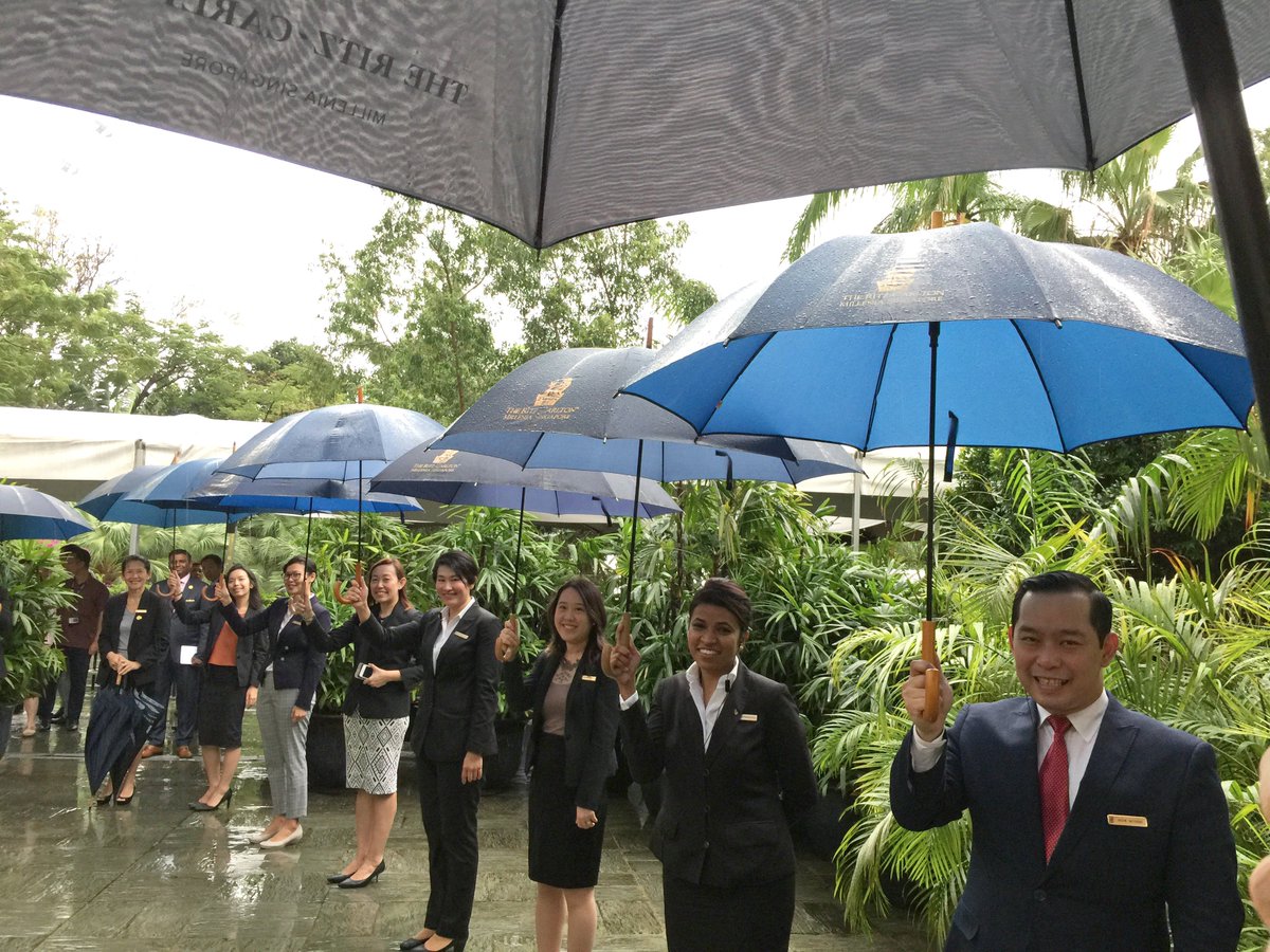 leehsienloong's tweet photo. TY Ritz Carlton Millenia staff for this row of ☔☔☔ during a rainy Fri at the Camp Sequoia Dialogue! – LHL #CampSeq https://t.co/qN1hekPU3l https://t.co/QrFmBOY00p