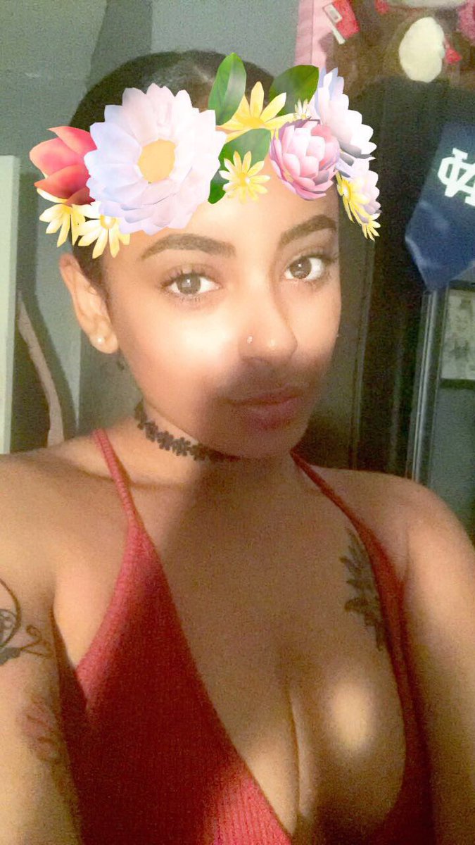 lifewgemme's tweet photo. Shawty cleaned up nice, never been a mess. could take a little pain, I see them tattoos in her flesh https://t.co/ISof6VNJxh