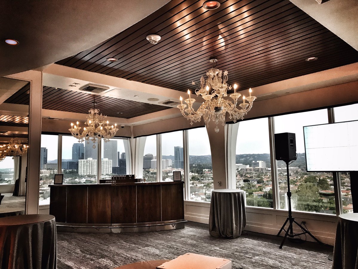 EMCirque's tweet photo. Beautiful view at our event tonight...
#emcirque #followyourdreams #chaseyourdreams #oscars2017 https://t.co/7E1woyQTXV