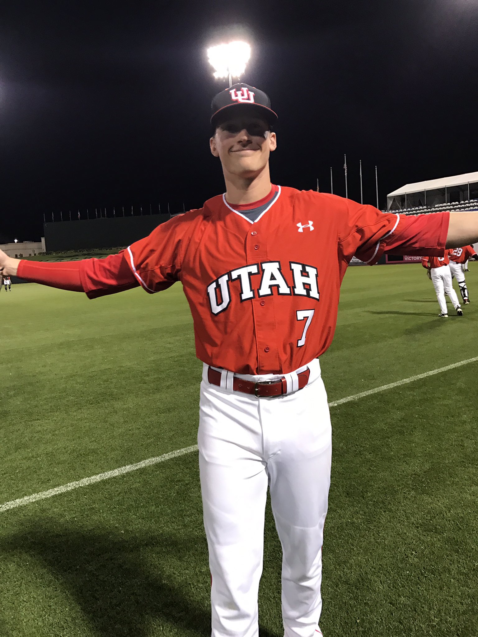 Utah Baseball on X: Tonight's uni combo: red jersey, white pants, black  hat. #goutes  / X