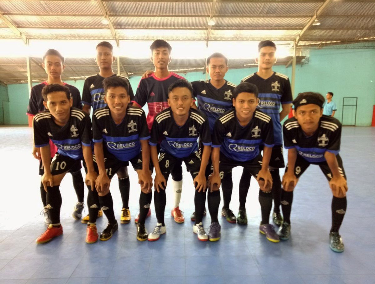 Fidiantoro_12's tweet photo. @ciscjepara_ squad FFC 2017
This Is CISC , CISC JEPARA
Fun Futsal Competition CISC JATENG-DIY ke-4 at @CISCjogja
#ThisCISC https://t.co/cknXcrHJvu