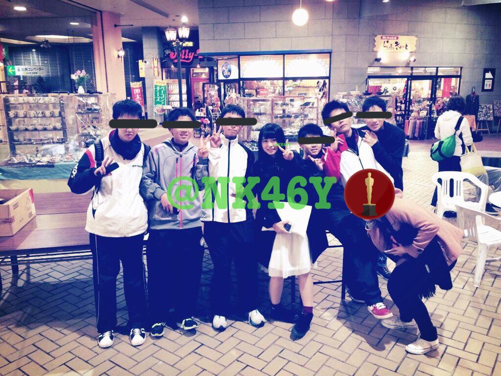 NK46Y's tweet photo. モテモテの #長濱ねる https://t.co/HoBIRvbg1G