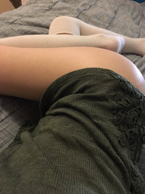 Preorder my St Patrick's Fay video now to get a matching photoset free! $15 via googlewallet 😘💚💖🍑 https://t