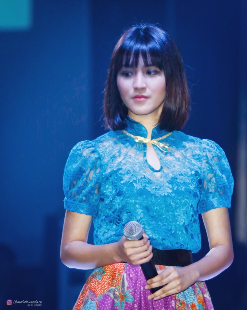 yurisdewandaru's tweet photo. Mutiara Dewi #funchibi at Konser Kebangsaan, Auditorium RRI, 24/02/2017 https://t.co/5dVESXXOT0