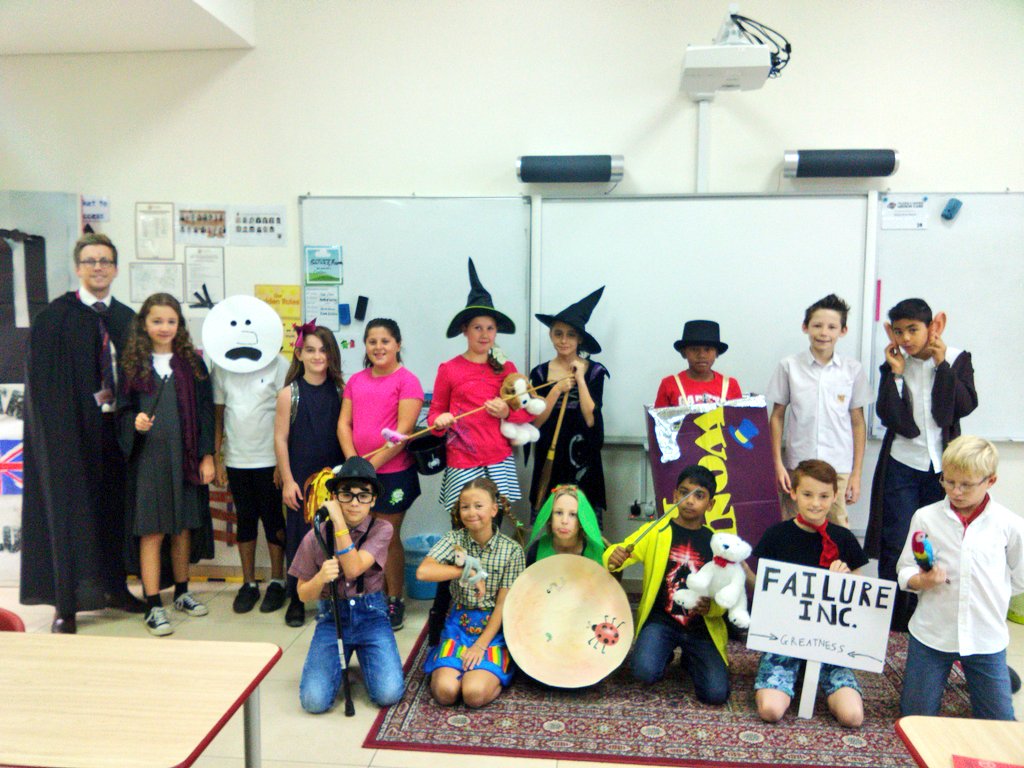 VHPS_Year5's tweet photo. Year 5 Red are ready for World Book Day, bringing their favourite book characters to life! #GoVHPS #VHPSenjoyment #VHPSmagic https://t.co/Ce7UvUk2VH