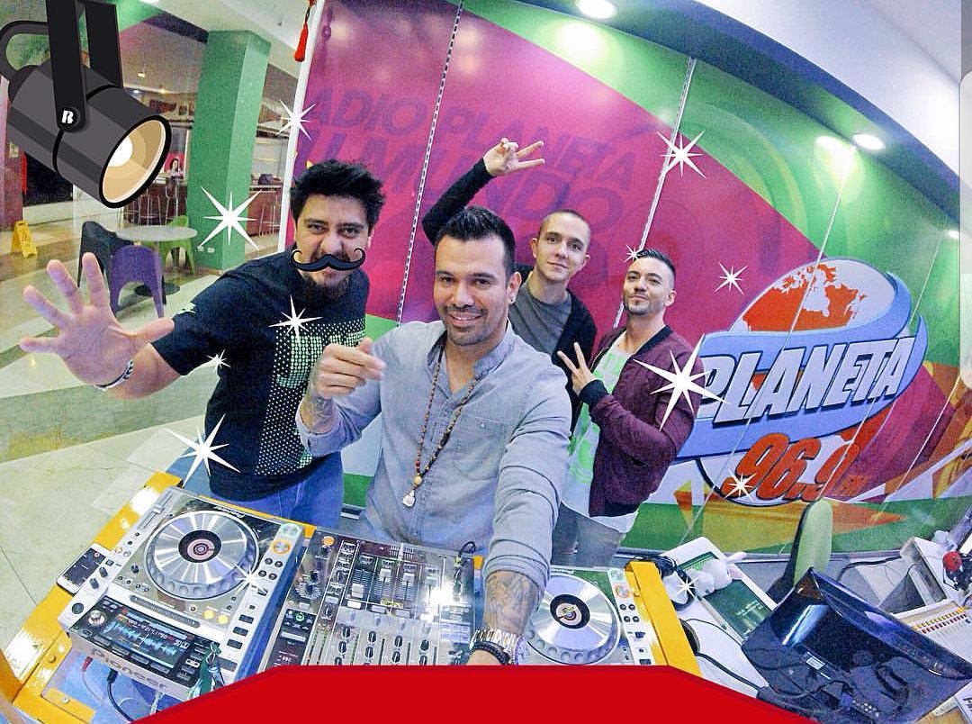 RadioPlaneta969's tweet photo. Todos los Sabados los mejores Deejays en @RadioPlaneta969 Hoy @JatwelOfficial @alvaroibarra02 @alejofalla @DJMOISEX #sabadodelpower https://t.co/7HhlXzeNgc