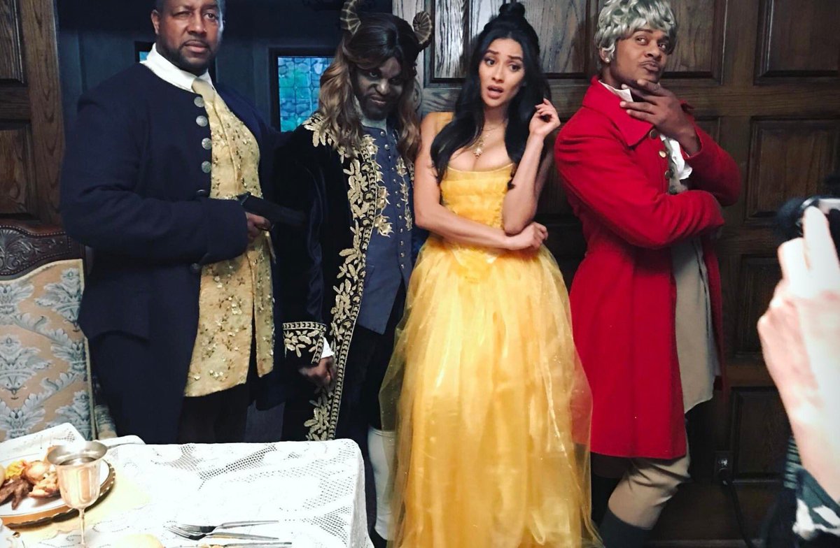 NixieShellsBS's tweet image. Zac asked me to dress up as a Disney princess today 👑