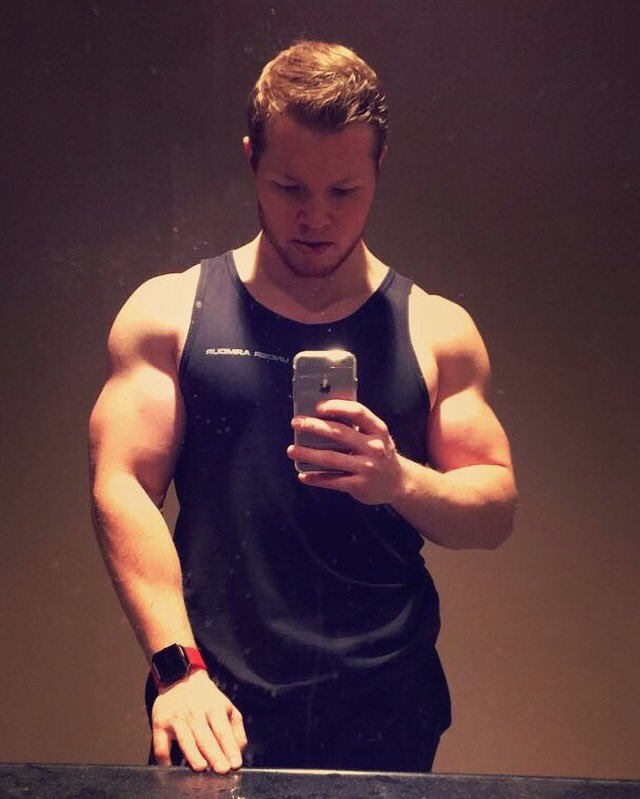 JThompson_33's tweet photo. Everyone has at least one gym picture... #Cobras #Cobras244 #MyBetter @FGLConf https://t.co/k2TN9u8cNq