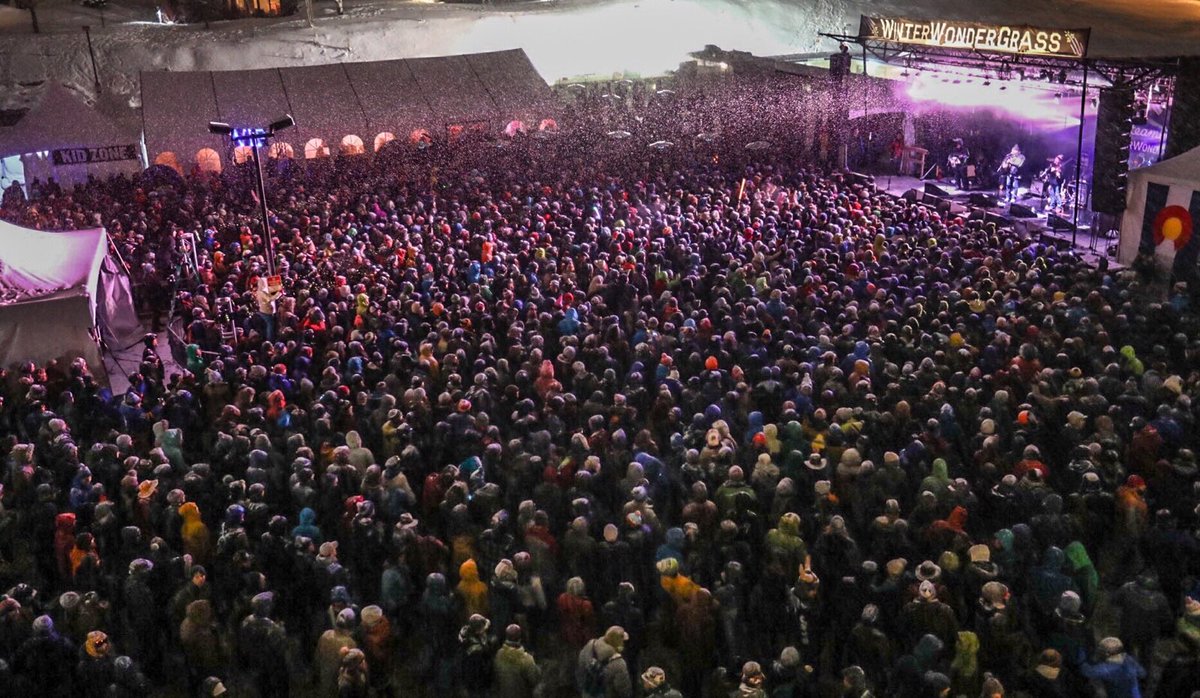 WWGfestival's tweet photo. .@sam_bush on 🔥 in ❄️. #WWGSteamboat https://t.co/1PilUrnCbB