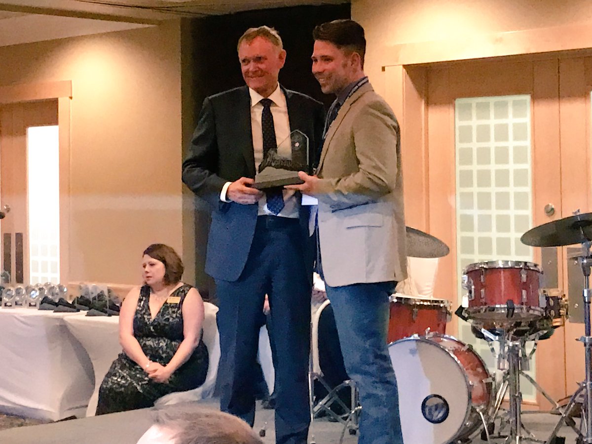 CodyCreelmanDVM's tweet photo. Congratulations to ABVMA Veterinarian of the Year recipient Dr. Craig Dorin @abvma https://t.co/z56mjEHcBq