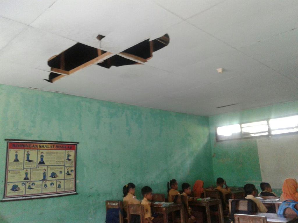 ASusilaningtya1's tweet photo. Pak komunitas kami membutuhkan bantuan panjenengan untuk anak-anak ini @ganjarpranowo https://t.co/WjcU6melRM