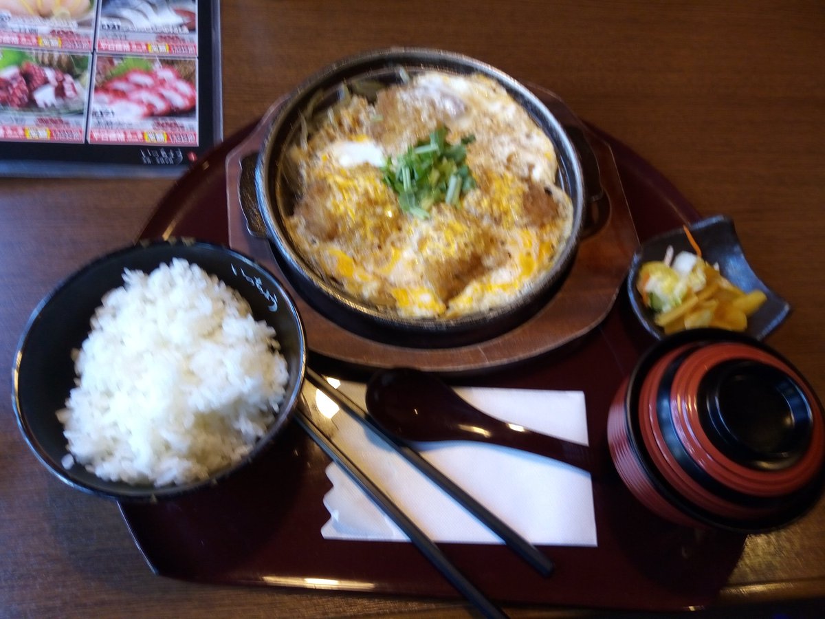 271rei's tweet photo. さーたべよーー https://t.co/nCFsgkdAYa