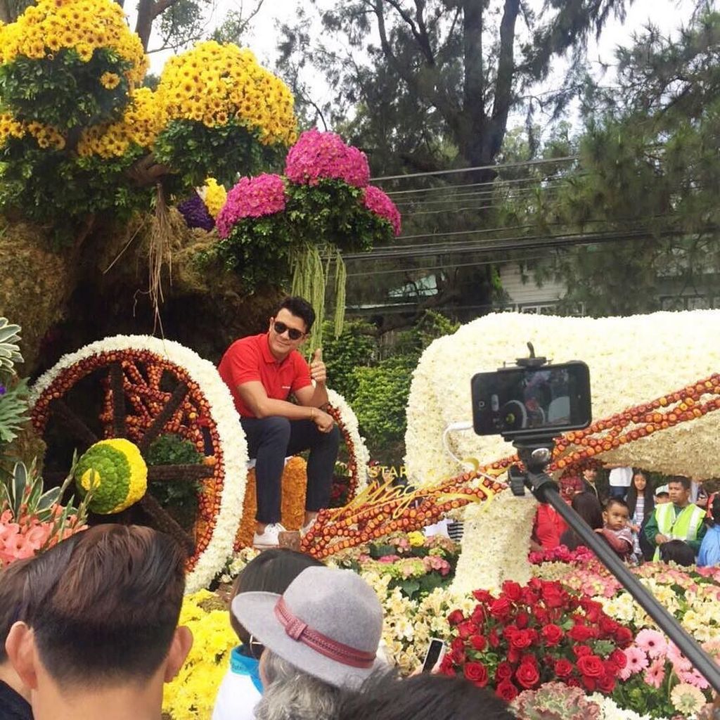 elaynekelsall's tweet photo. RQ: OfficialKBB RT starmagicphils: Jericho Rosales at Panagbenga Festival 2017... https://t.co/yXGZhU301a by #teamE_C_H_O via @c0nvey https://t.co/WugQf79ts5
