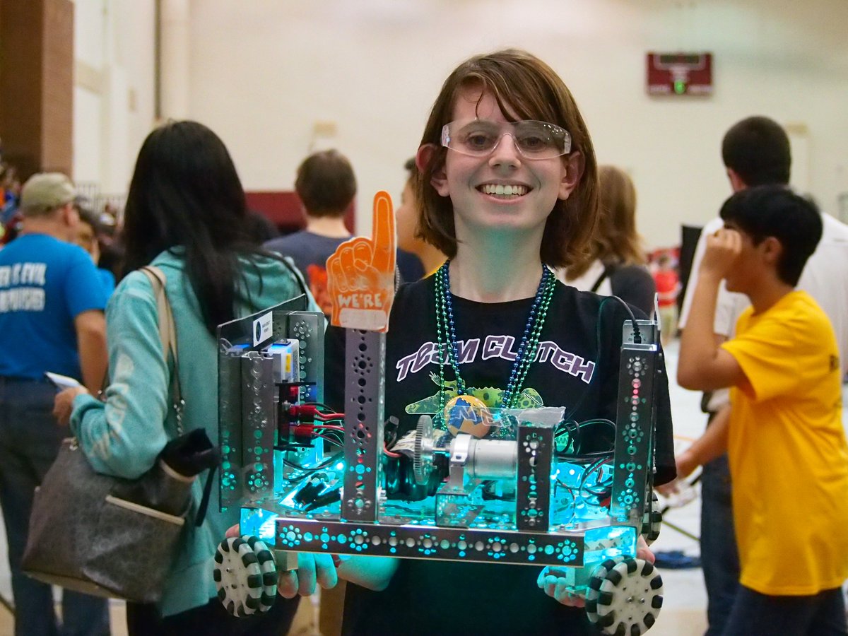 FTC5429's tweet photo. Had a BLAST at states today, congrats everyone! #omgrobots #velocityvortex #FIRST https://t.co/3CPh3uzOrf