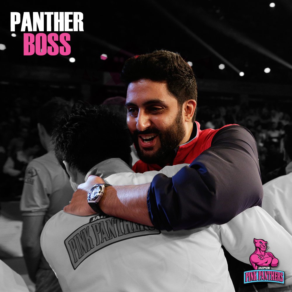 We love the way @juniorbachchan motivates and inspires his team. Our #PantherBoss is the best! ❤ #TeamB