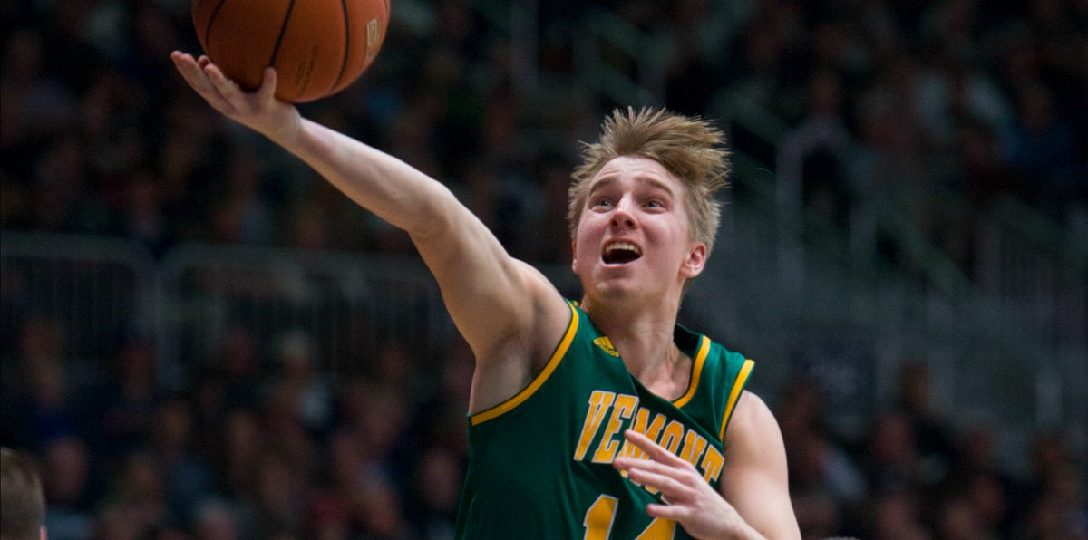 MarchMadnessMBB's tweet photo. The longest win streak in the nation belongs to Vermont at 18. https://t.co/UzQEaiD0xz