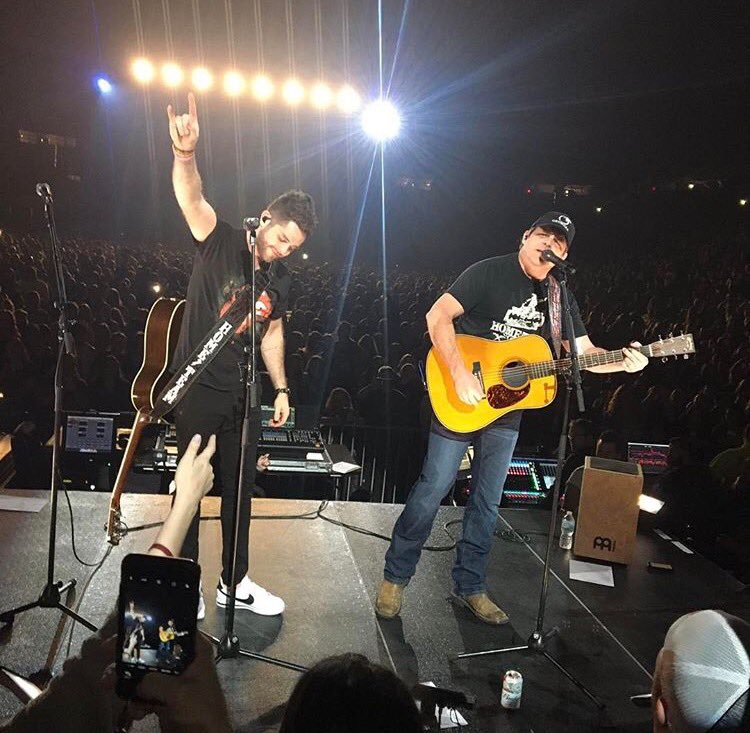 Thomas Rhett (@thomasrhett) on Twitter photo What a crazy night Peoria! So pumped to have had <a href="/RhettAkins/">Rhett Akins</a> out to sing for 9,000 people! I feel blessed & blown away #hometeamtour What a crazy night Peoria! So pumped to have had <a href="/RhettAkins/">Rhett Akins</a> out to sing for 9,000 people! I feel blessed & blown away #hometeamtour