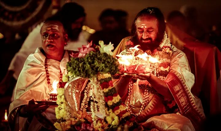 ArtofLiving's tweet image. Moments from #Mahashivratri Celebrations with Gurudev @SriSri in @BangaloreAshram.